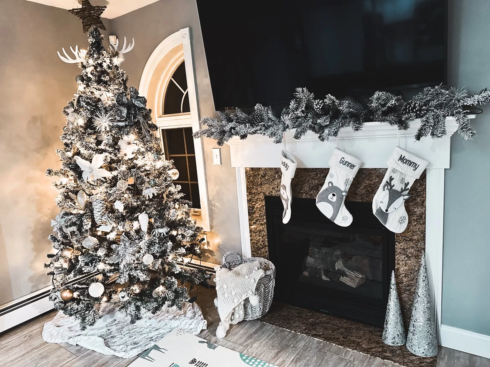 Fireplace mantle with Christmas decorations