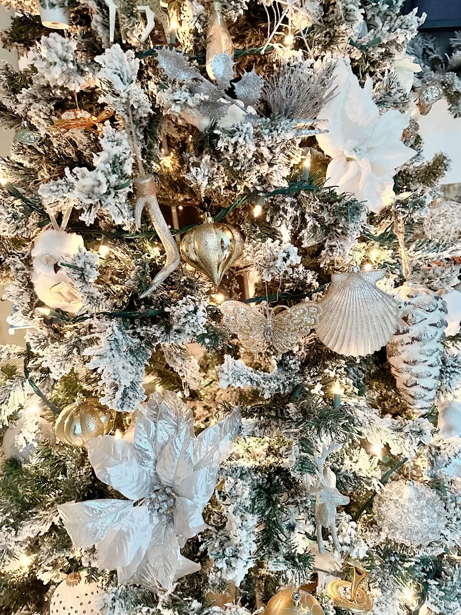 Sparkly Christmas tree ornaments